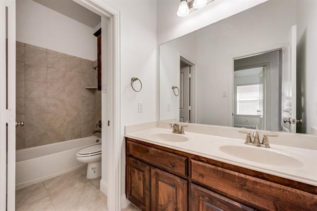 Building Photo - 2992 Overlook Dr