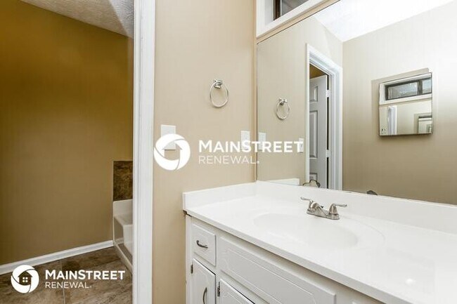 Building Photo - 5 Bedroom Pet-Friendly Home in Kennesaw, GA with Main Street Renewal