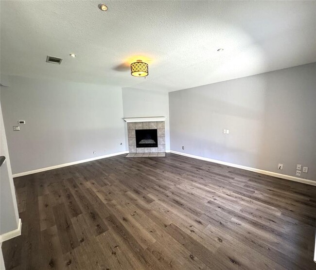 Building Photo - 5019 Cleves St