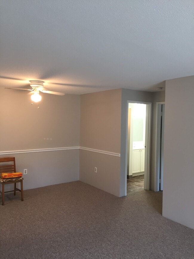 Building Photo - 6 Village Rock Ln, 22