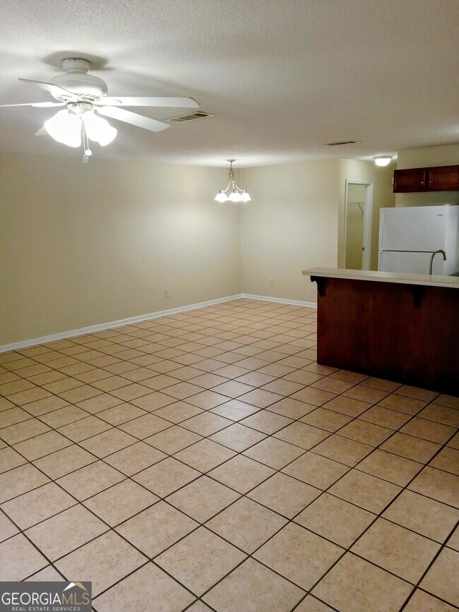 Building Photo - 803 cardinal grove court