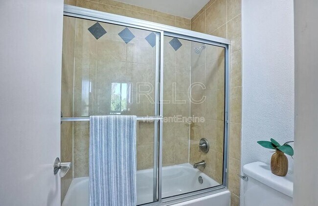 Building Photo - 4860 Rolando Ct