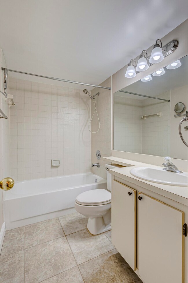 Building Photo - 601 Sabal Ridge Cir