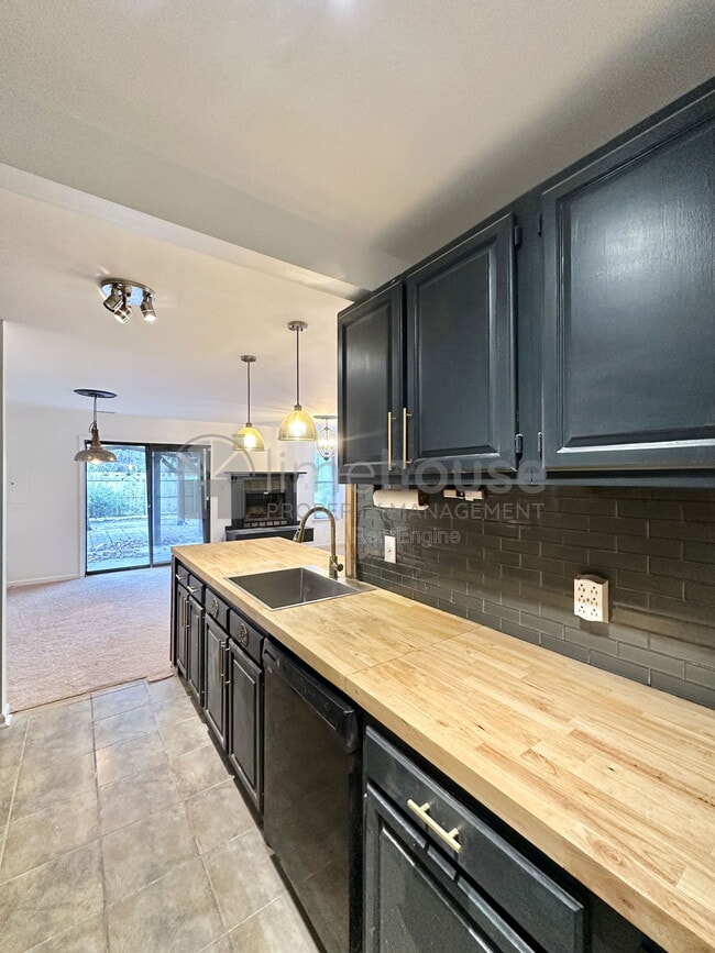 Building Photo - 4611 Fern Oak Ct.