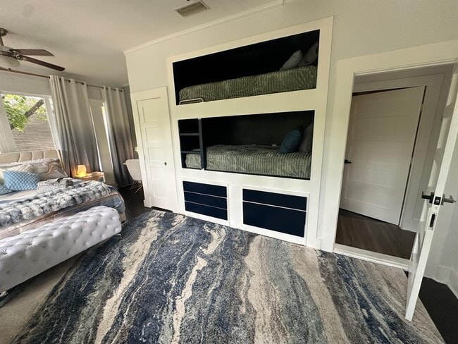 Building Photo - 3210 Hampton Rd