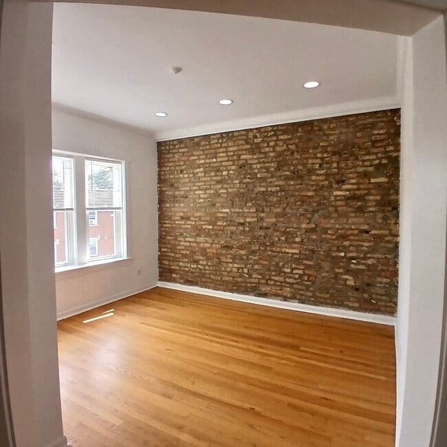 Building Photo - 4644 W Palmer St
