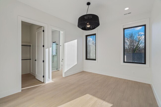 Building Photo - 7826 S Northshore Dr