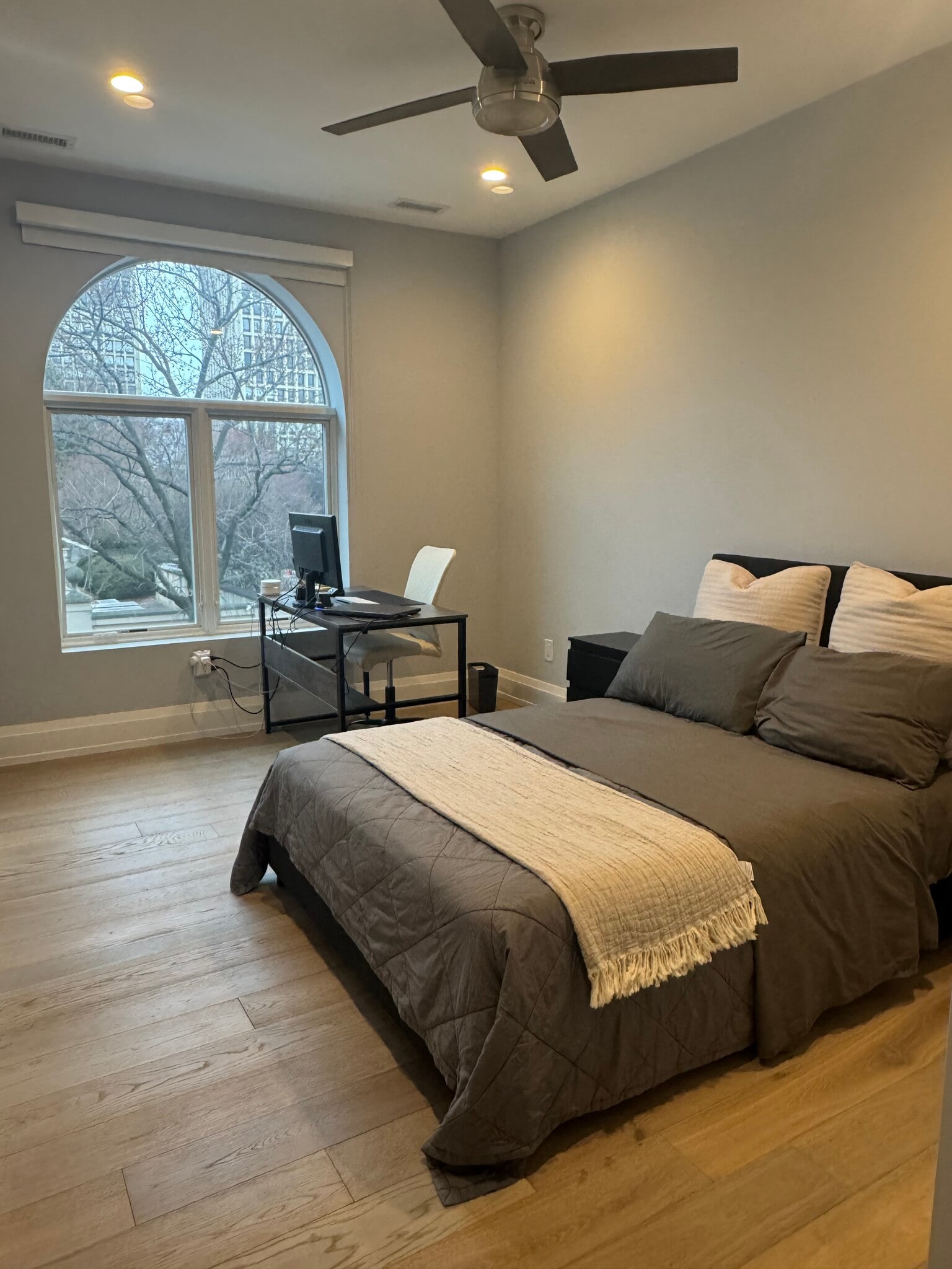 Building Photo - 230 S 3rd St