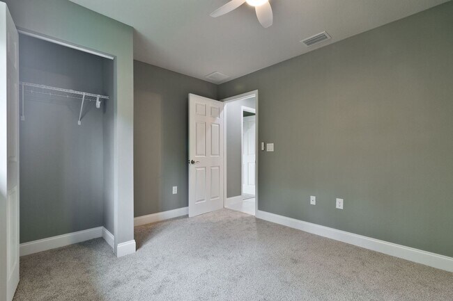 Building Photo - 2462 Ensenada Ln
