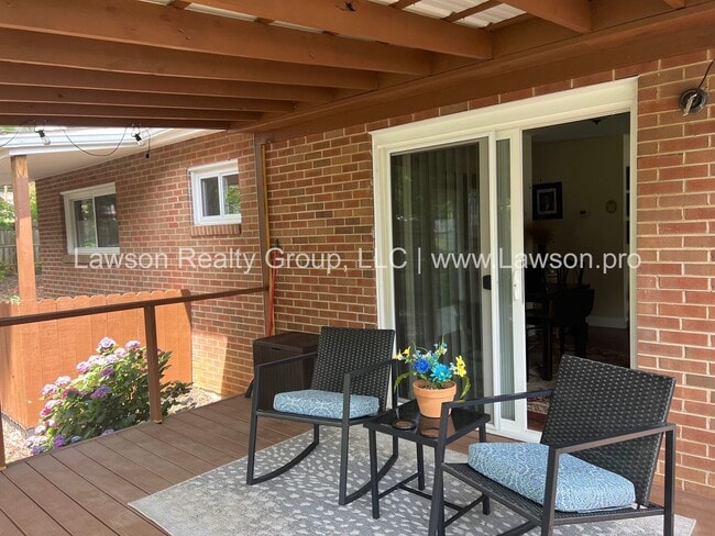 Building Photo - Charming Brick Ranch with Beautifully Land...