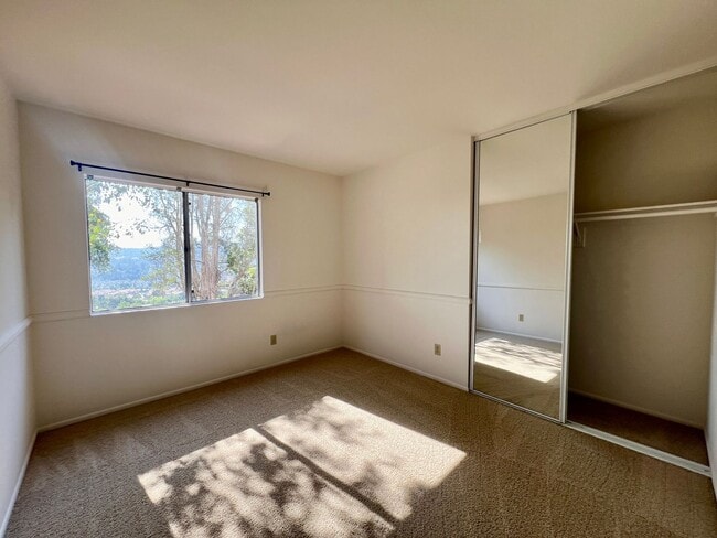 Building Photo - Spacious 4BD/2.5Bth Home in Rancho Penasqu...