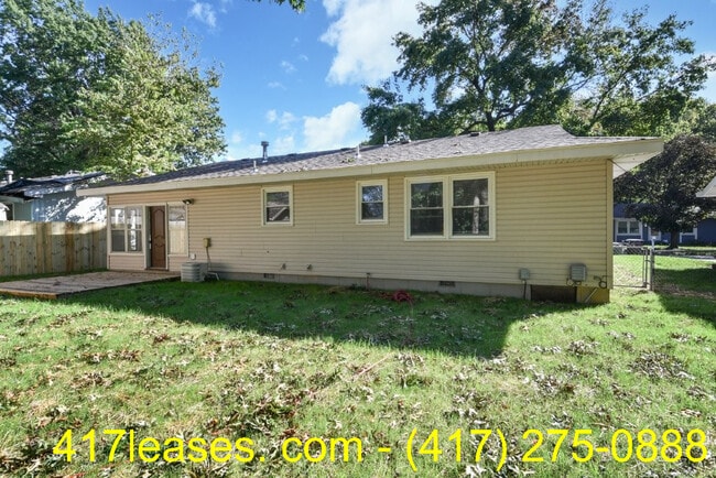 Building Photo - 201 S Meadowview Ave
