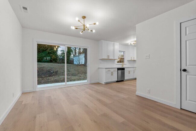 Building Photo - 6037 Dahlgren Ave