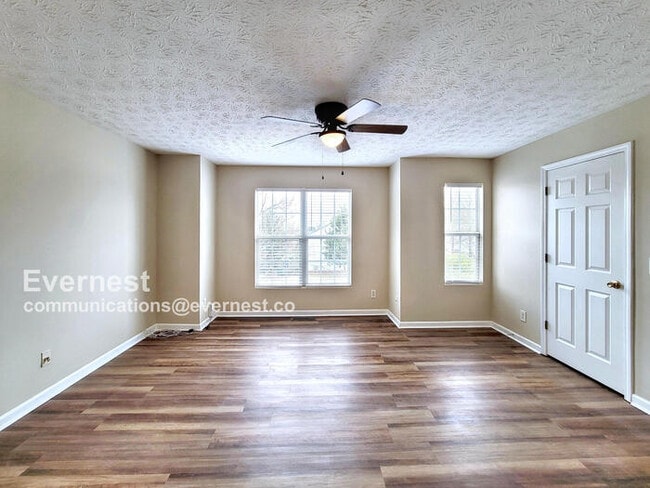 Building Photo - 5589 Strathmoor Manor Cir
