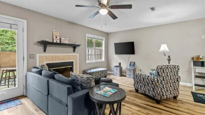 Building Photo - Charming 2-Bedroom, 2.5-Bathroom Townhome with Community Pool! Available TODAY!