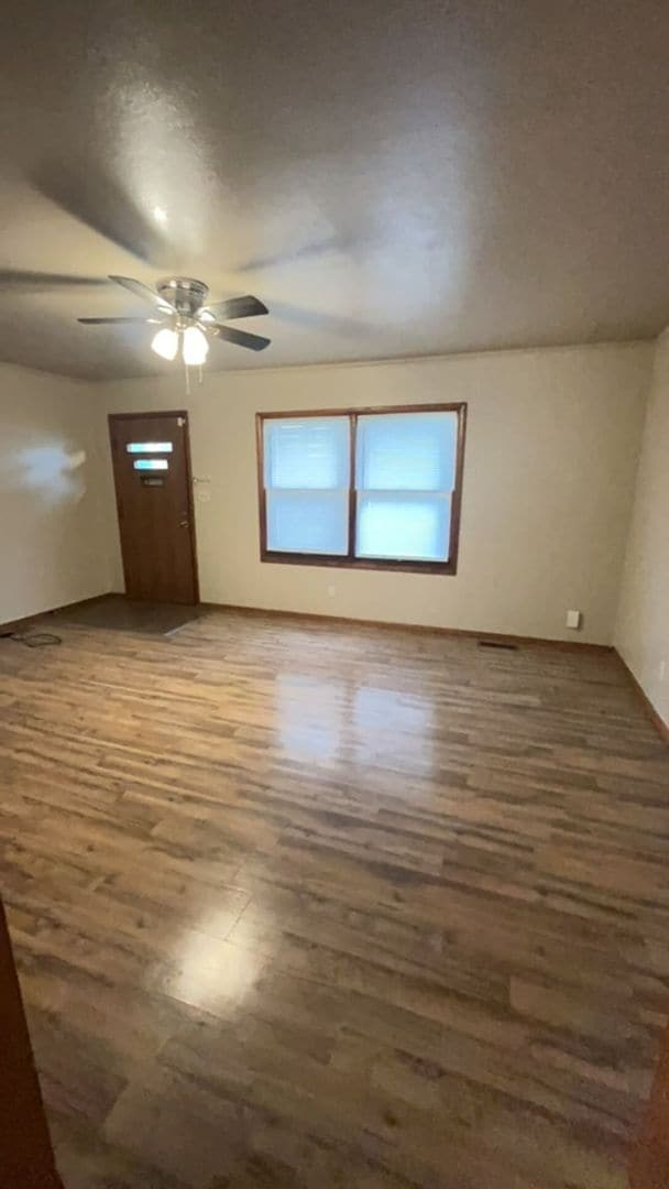 Building Photo - 2230 N Meadowbrook Dr
