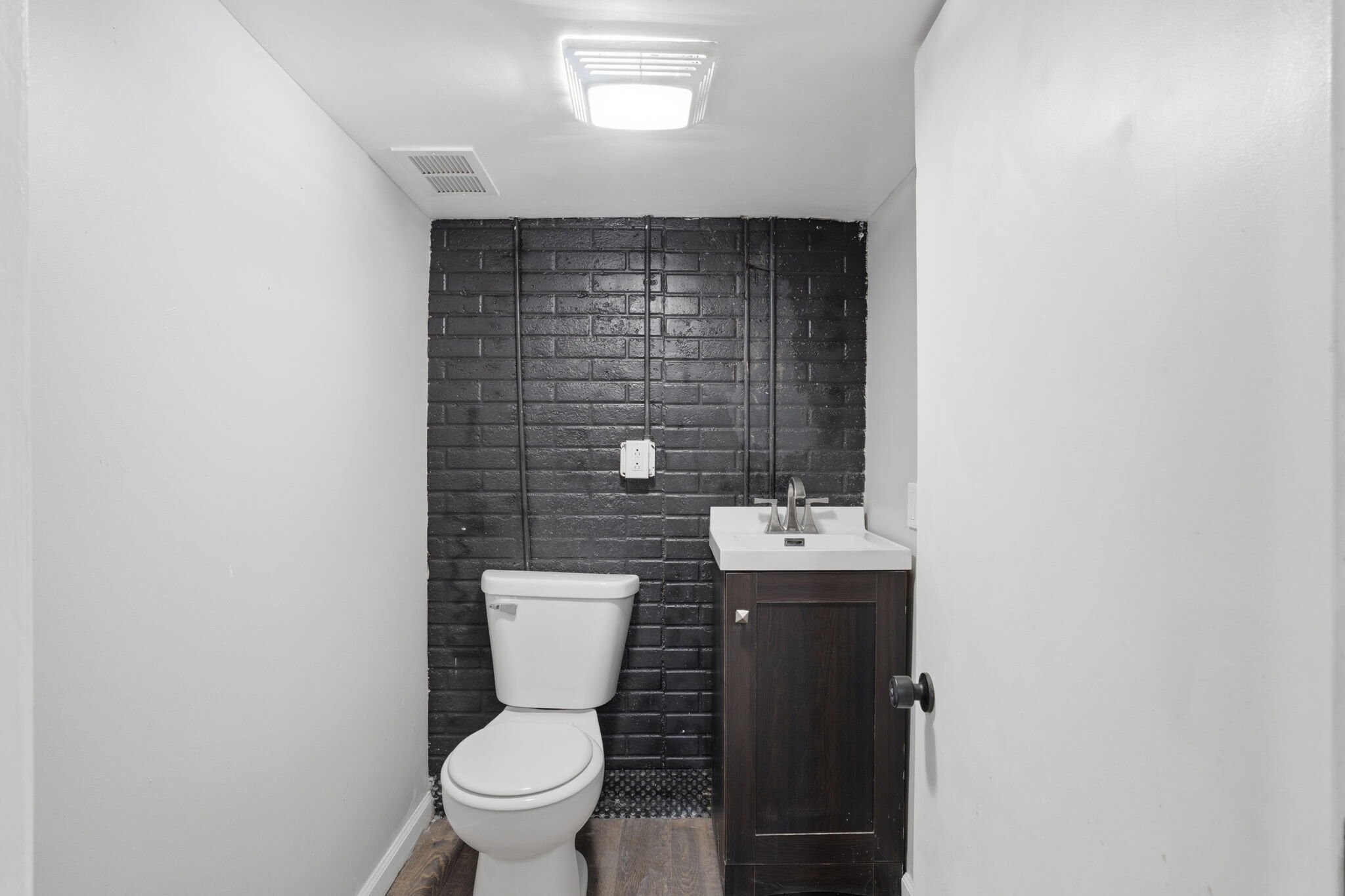Building Photo - 2603 W 55th St