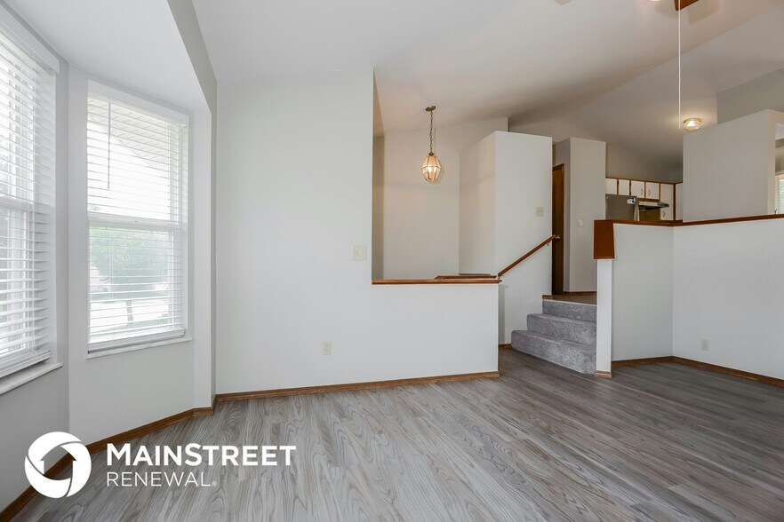 Building Photo - 14375 Jamestown Bay Dr