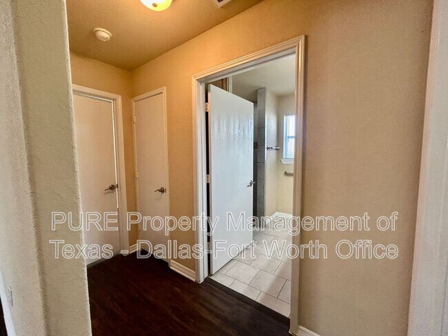 Building Photo - 208 W Franklin Ave