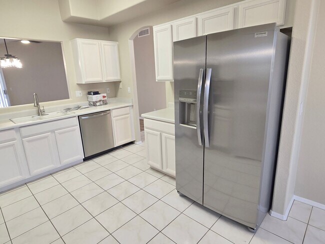 Building Photo - Remodeled 3-bedroom at Cooper and Warner/Ray