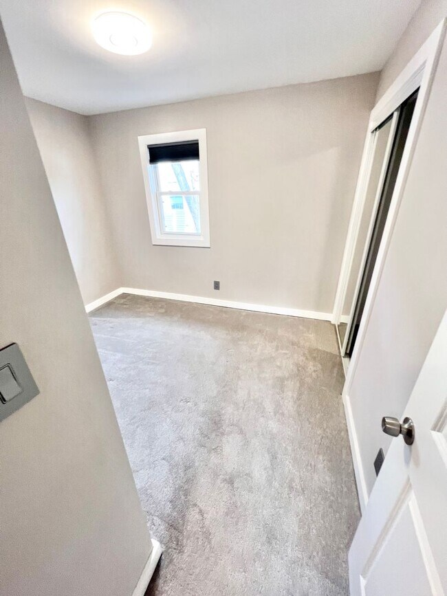 Building Photo - Meridian Apartments