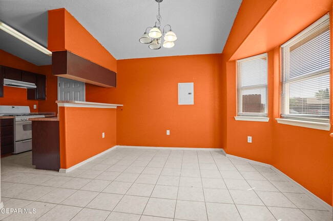 Building Photo - 871 Luisa Guerra Dr