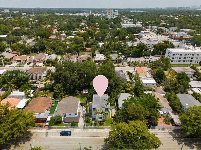 Building Photo - 555 NE 70th St