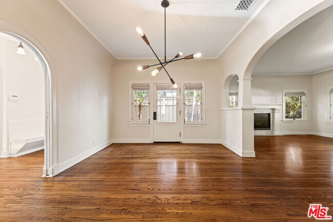 Building Photo - 602 11th St