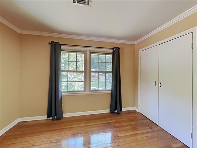 Building Photo - 3582 Cloudland Dr