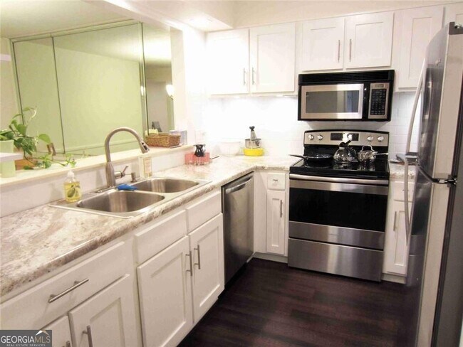 Building Photo - 11 Cantey Pl NW