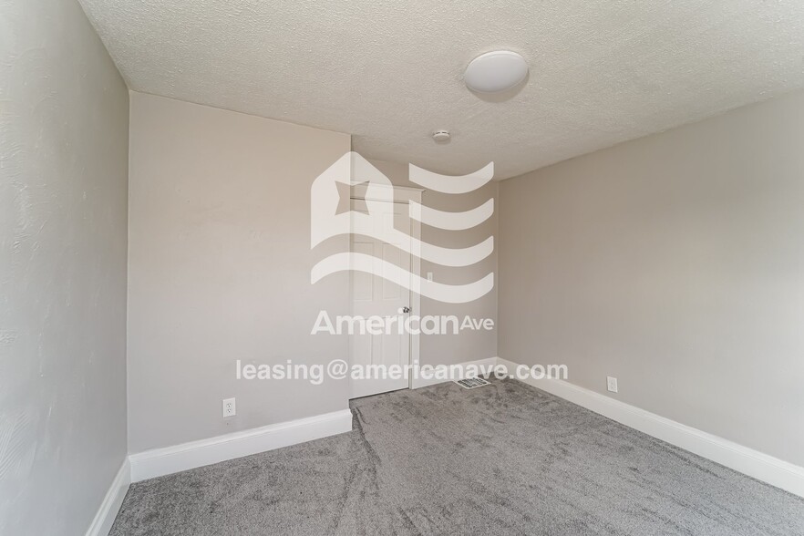 Building Photo - 1020 Grove Ave