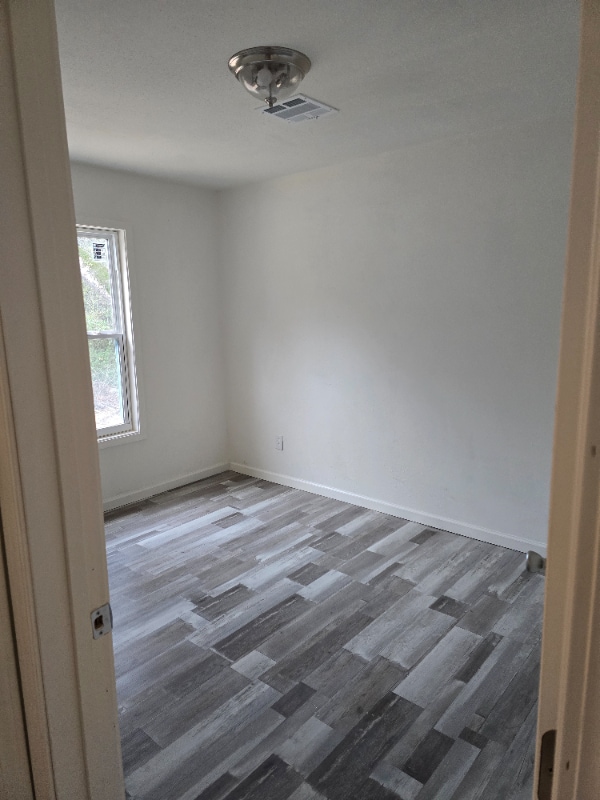 Building Photo - 810 S Cooper Ave