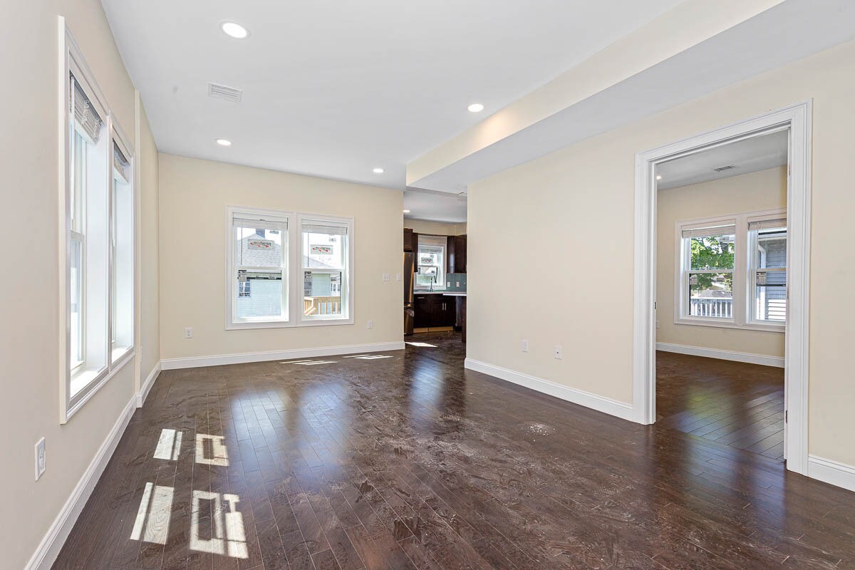 Building Photo - 72 Stanley Ave