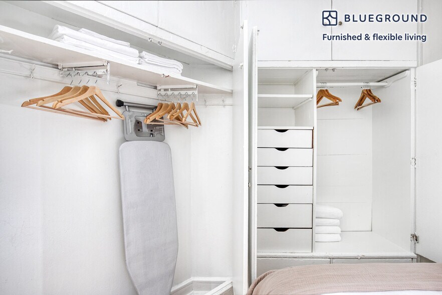 Building Photo - 1400 N Lake Shore Dr