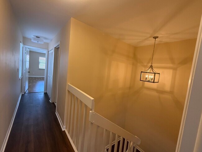 Building Photo - 717 Windermere Way