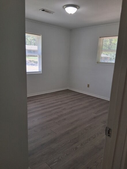 Building Photo - 51 Stephanie Dr