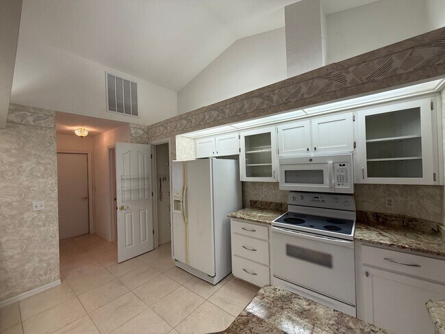 Building Photo - Charming 3-Bedroom Home in Broadmoor – Move-In Ready!