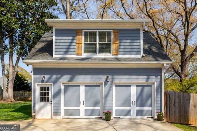 Building Photo - 318 Ashburton Ave SE