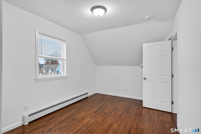 Building Photo - 144 Cottage St