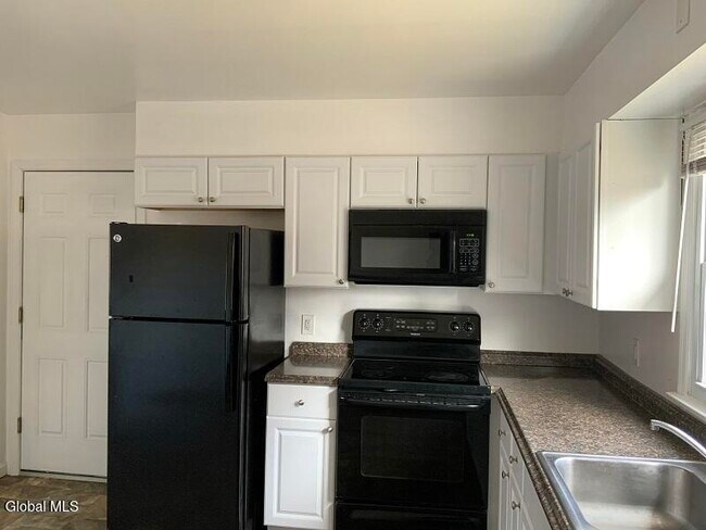 Building Photo - 11-21-21 Ashdown Rd