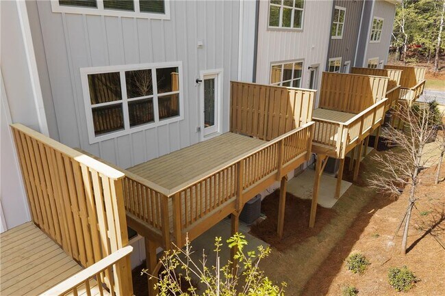 Building Photo - 3575 Overlook Rd NW