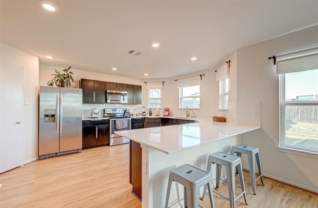 Building Photo - 16330 Oakside Hollow Ln