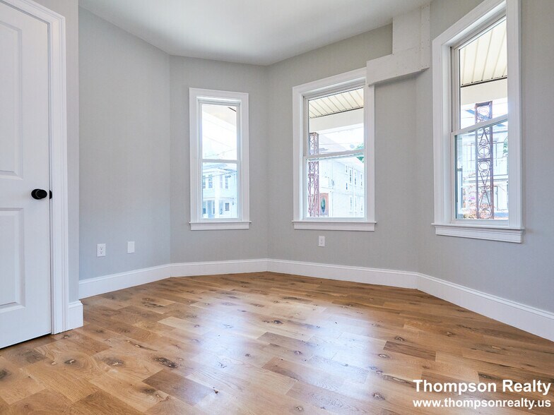 Building Photo - 1110 Saratoga St