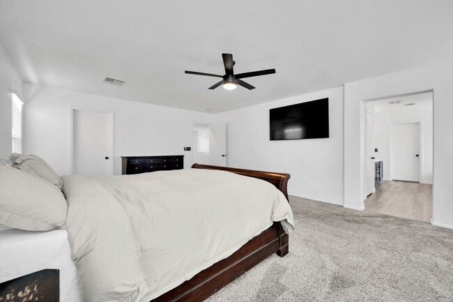 Building Photo - 11142 Romola St