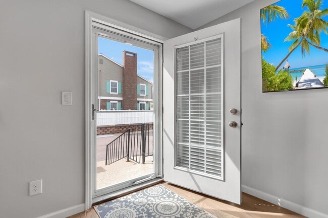 Building Photo - 41705 Broquet Dr