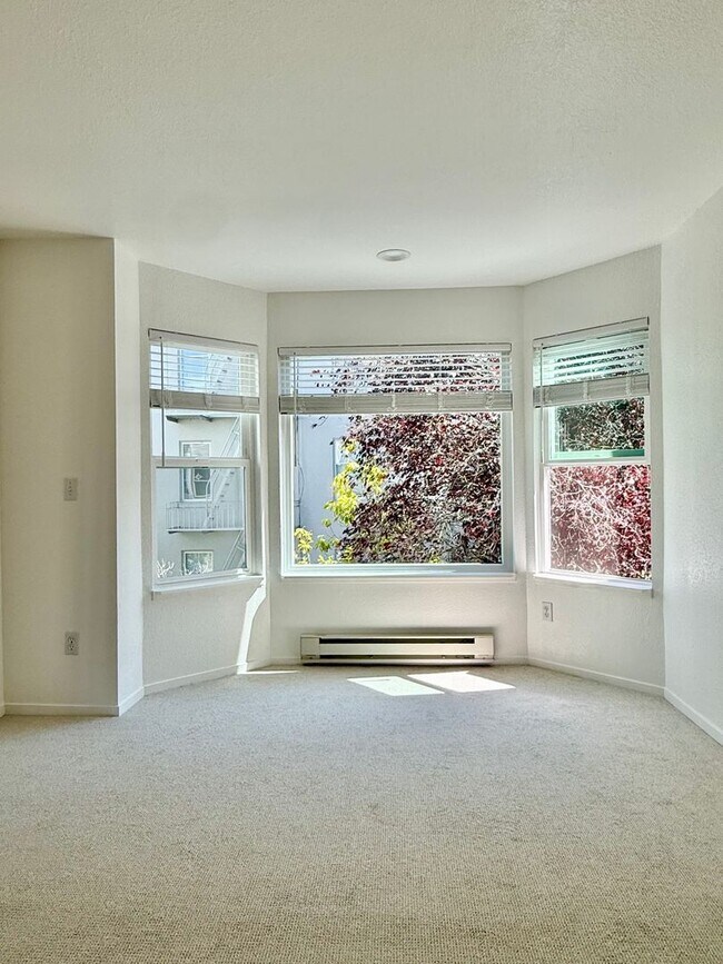 Building Photo - Beautiful 1Bd/1Ba in the Heart of Pacific Heights