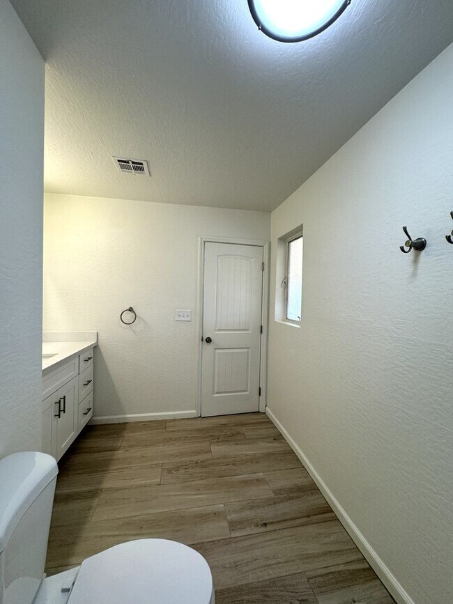Building Photo - 4426 N 85th St