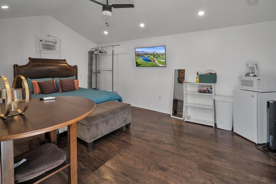 Building Photo - 162 Mc Dougal Ave