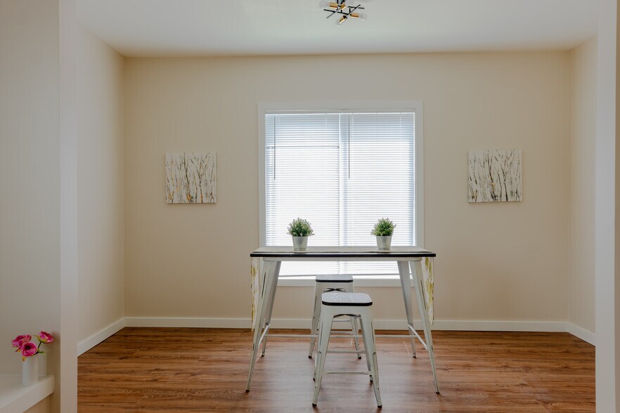 Building Photo - 718 Hazelwood St