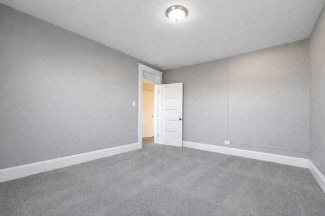 Building Photo - 1309 Linden Ave